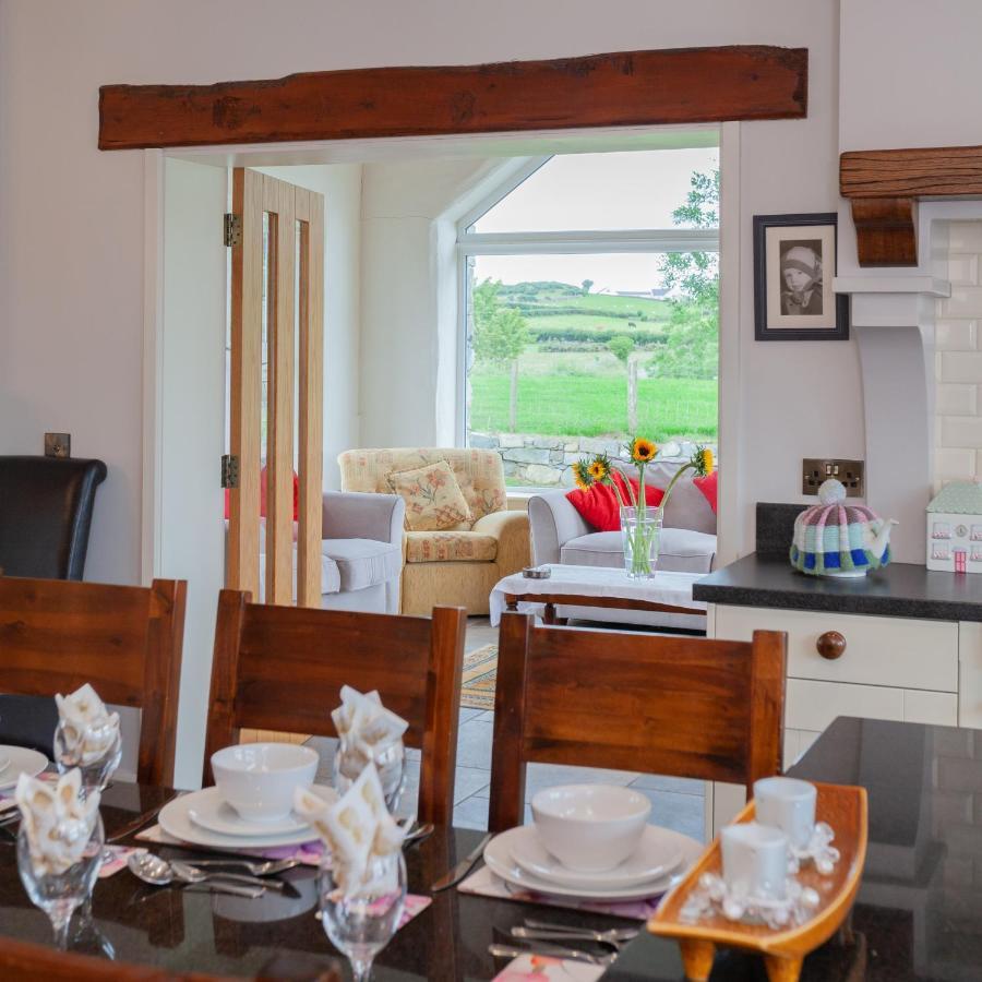 Beautiful Mountain Views & Private Hot Tub Villa Kilcoo Exteriör bild