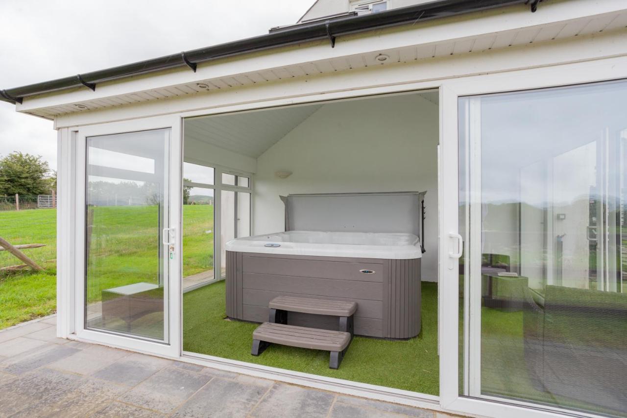 Beautiful Mountain Views & Private Hot Tub Villa Kilcoo Exteriör bild