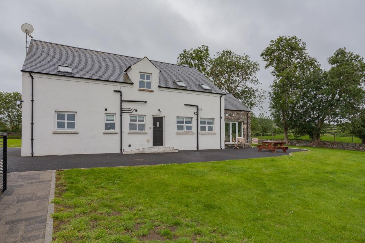 Beautiful Mountain Views & Private Hot Tub Villa Kilcoo Exteriör bild
