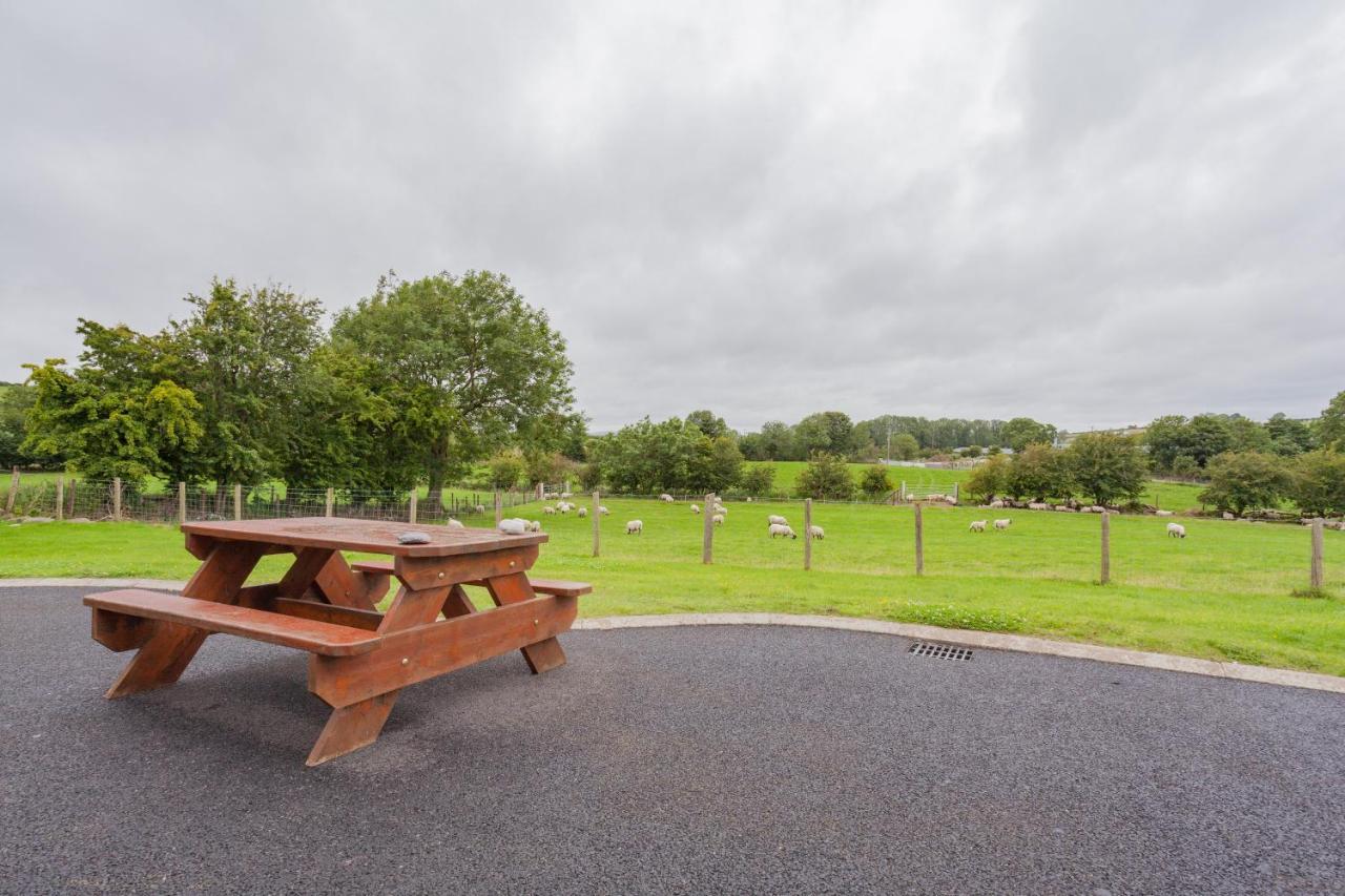 Beautiful Mountain Views & Private Hot Tub Villa Kilcoo Exteriör bild