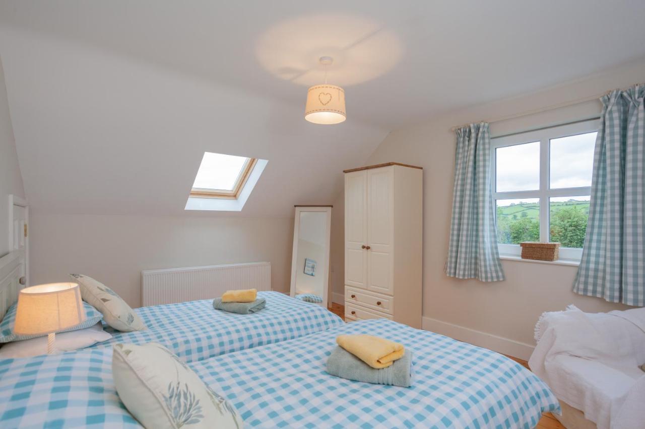 Beautiful Mountain Views & Private Hot Tub Villa Kilcoo Exteriör bild