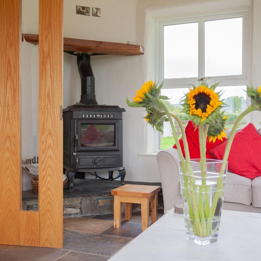 Beautiful Mountain Views & Private Hot Tub Villa Kilcoo Exteriör bild