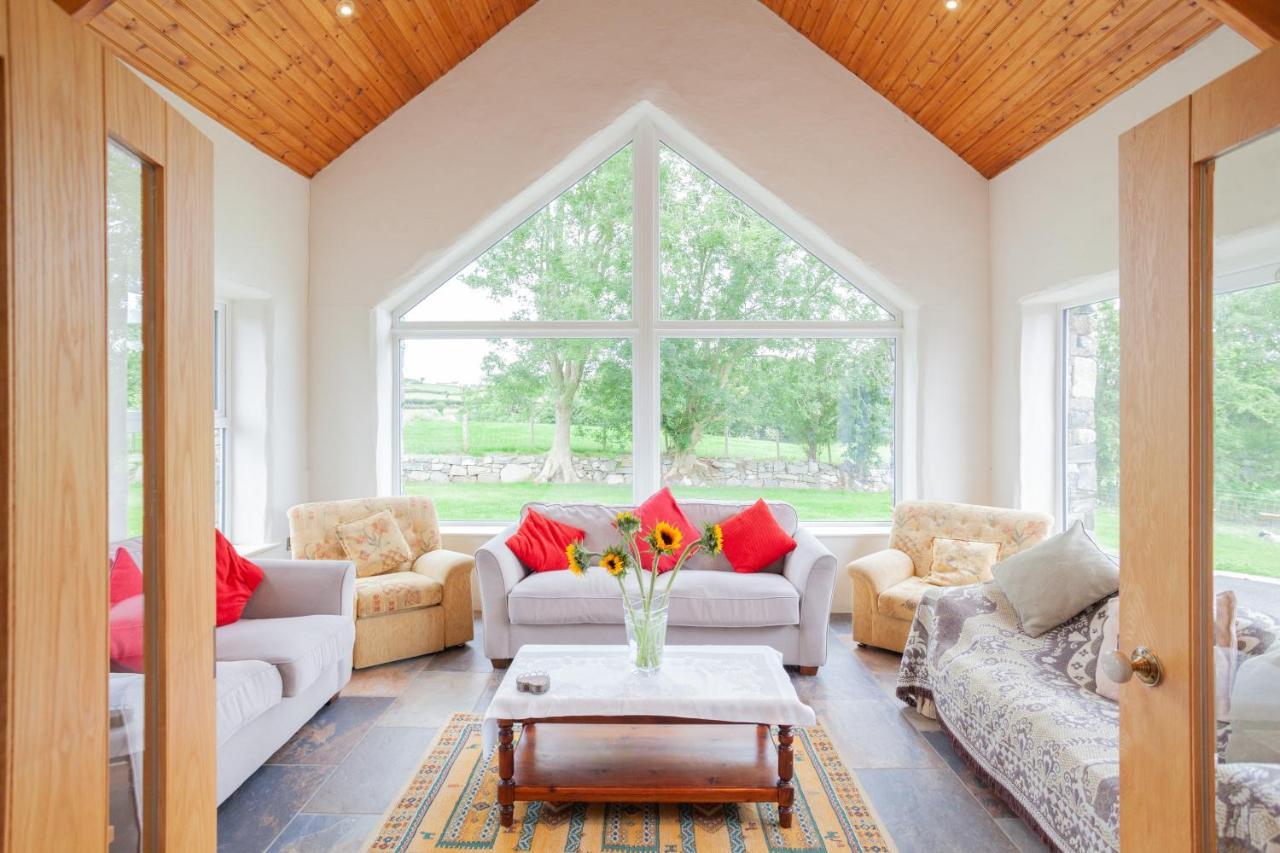 Beautiful Mountain Views & Private Hot Tub Villa Kilcoo Exteriör bild
