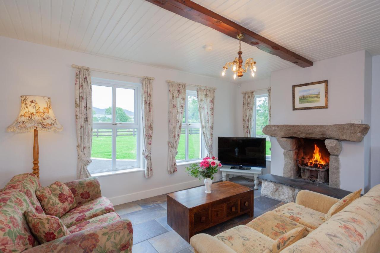 Beautiful Mountain Views & Private Hot Tub Villa Kilcoo Exteriör bild