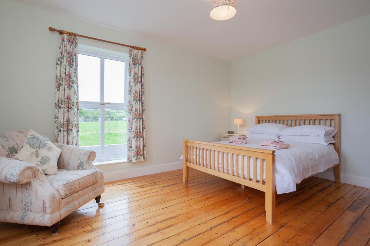 Beautiful Mountain Views & Private Hot Tub Villa Kilcoo Exteriör bild