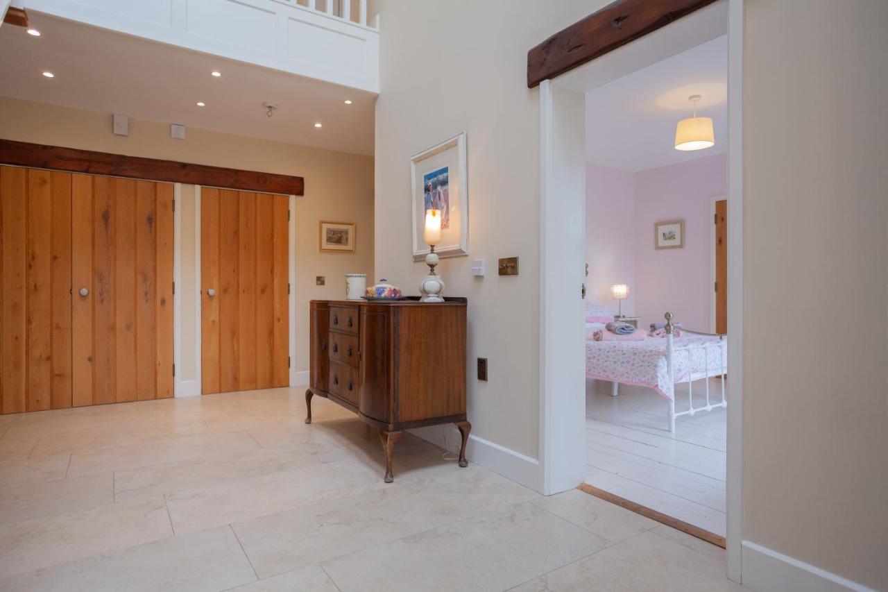 Beautiful Mountain Views & Private Hot Tub Villa Kilcoo Exteriör bild